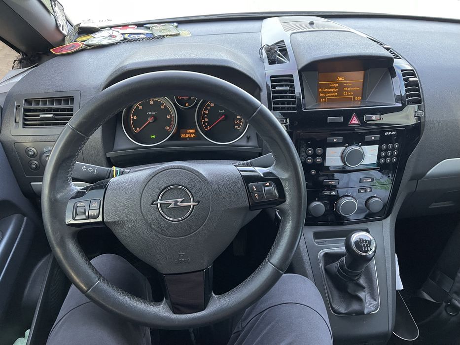 Продам Opel Zafira B 2011 року 1.7 дизель