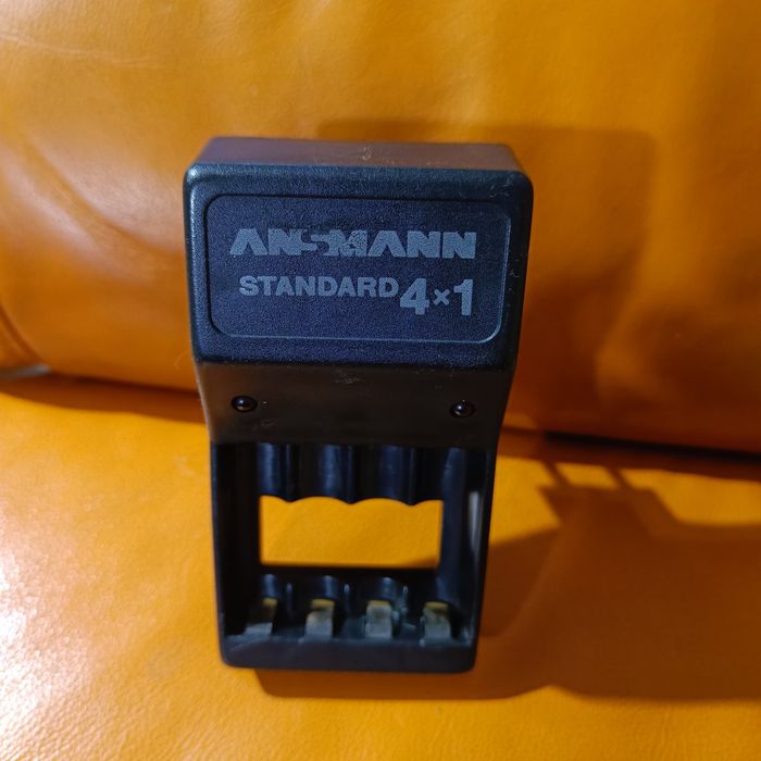 Ładowarka Ansmann 4x 1