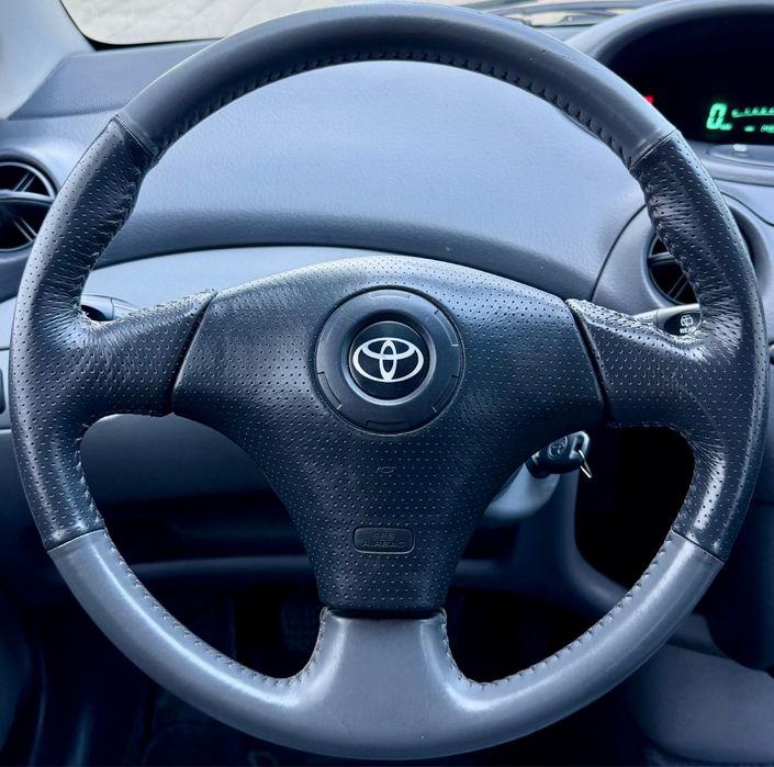 Toyota Yaria 1.0 VVT-i AC