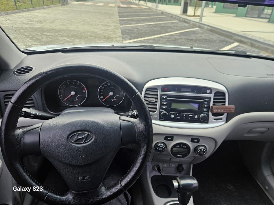 Hyundai akcent 2008 рік газ/бенз автомат