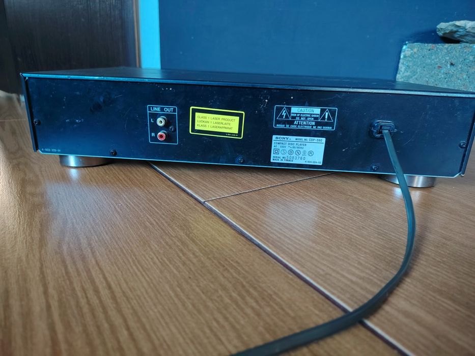 Sprzedam odtwarzacz CD Sony CDP-590.