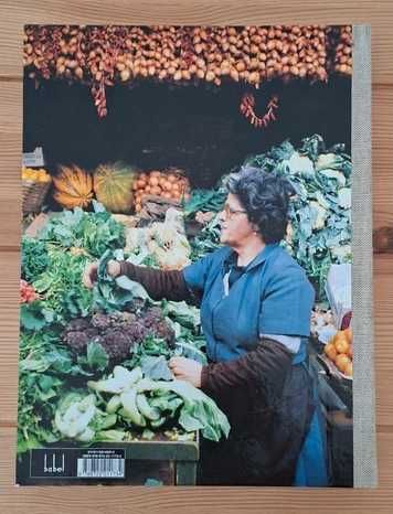 "Traditional Portuguese Cooking" de Maria de Lourdes Modesto -> NOVO