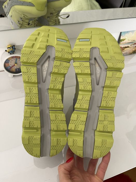 Зимові кросівки on cloudrock waterproof