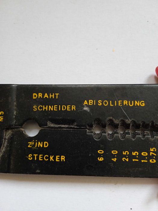 Ściągacz izolacji kabli przewodów - Zaciskarka.