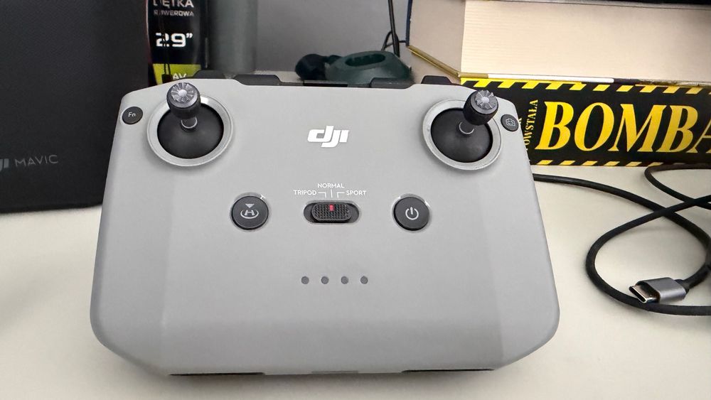 Dron DJI Mavic Air 2 - zestaw