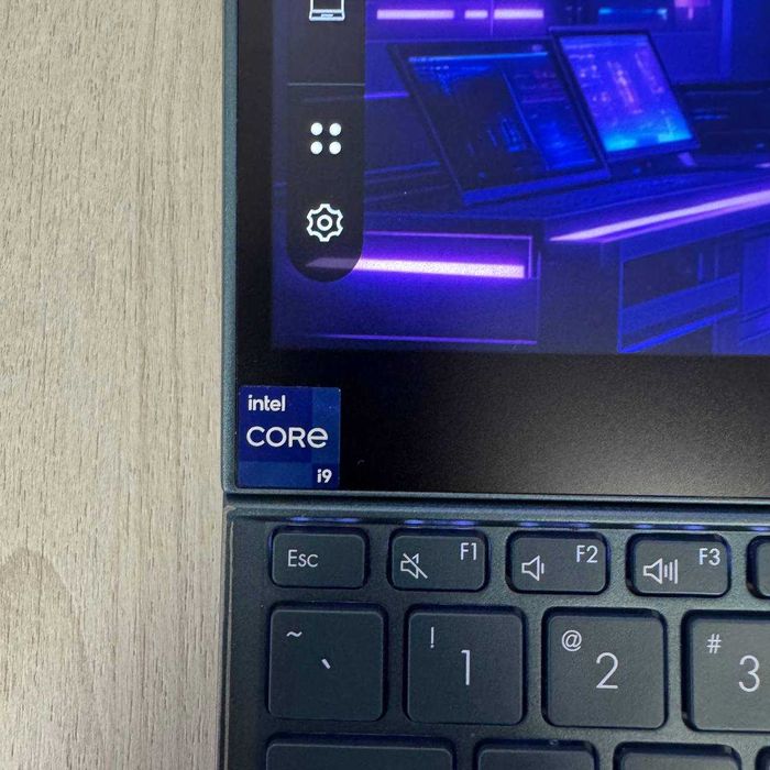 Asus ZenBook Pro Duo UX582HS 4K OLED Touch i9-11900H 32GB 1TB RTX3080