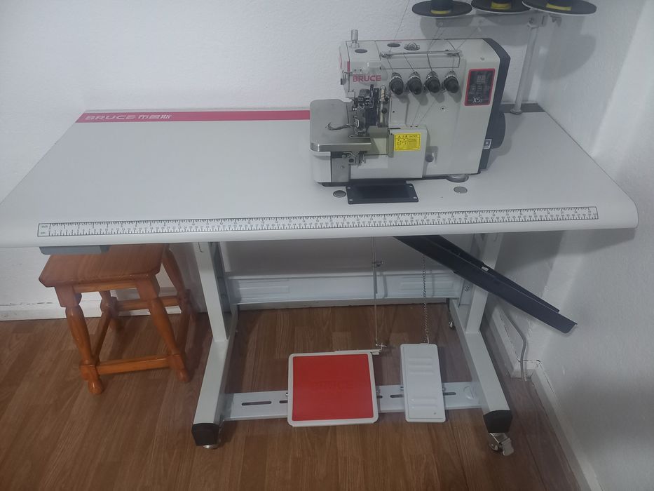 Maquina industrial nova de corte e cozer bruce