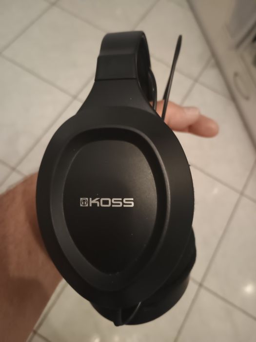 Проводные наушники