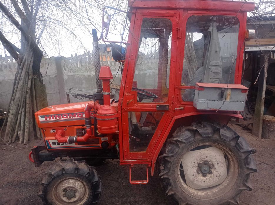 трактор Hinomoto