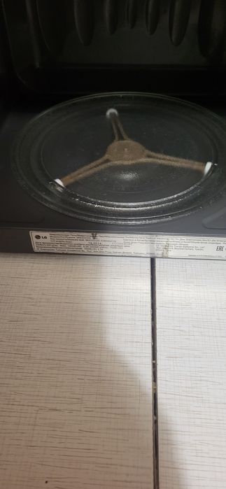 Продам микровалновую печ LG