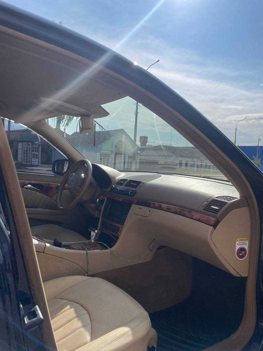 Продам MERCEDES-BENZ 211 Полний привід