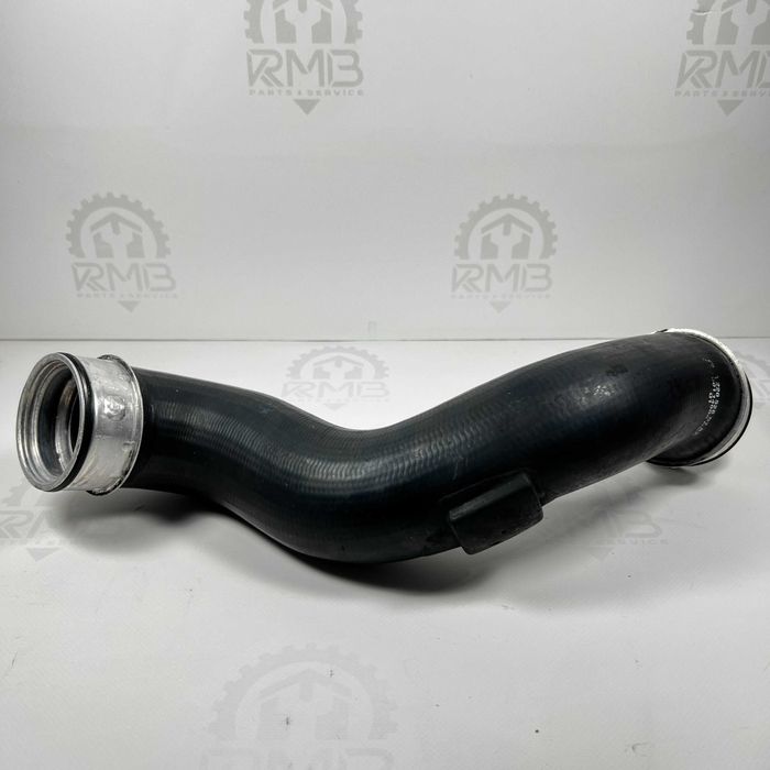 Патрубок шланг інтеркулера лівий на Мерседес S320 W220 3.2 А2205280782