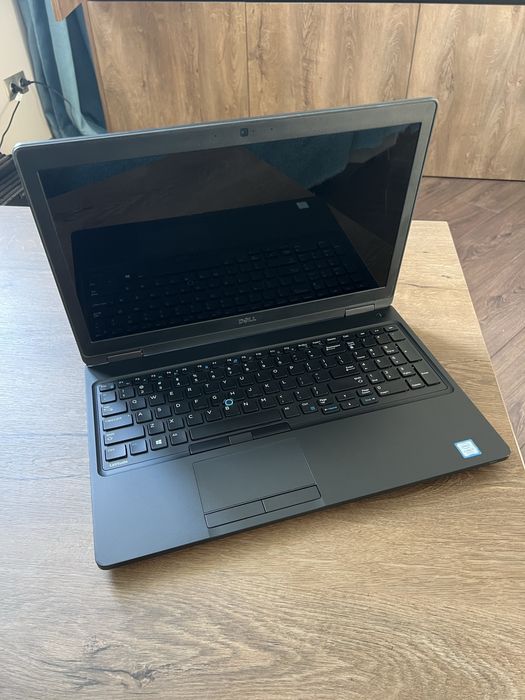 Dell 5580 i7 7820HQ 8/256 1920x1080 ips MX940