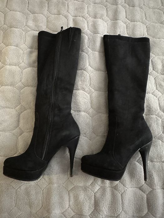 Чоботи з натуральноі замші