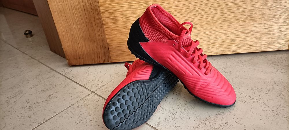 Chuteiras Adidas Predator 36
