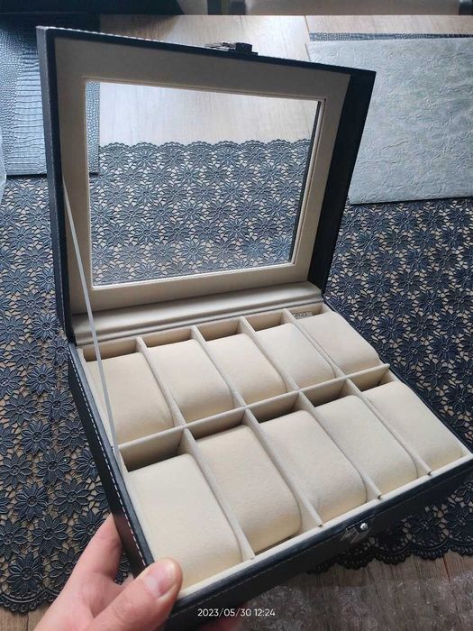 Szkatułka ona zegarki 10 szt etui organizer z okienkiem organizer