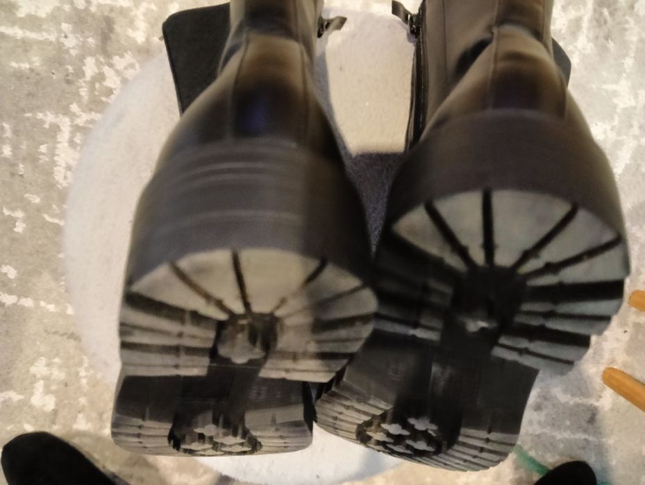 Botki lekko ocieplane jak nowe