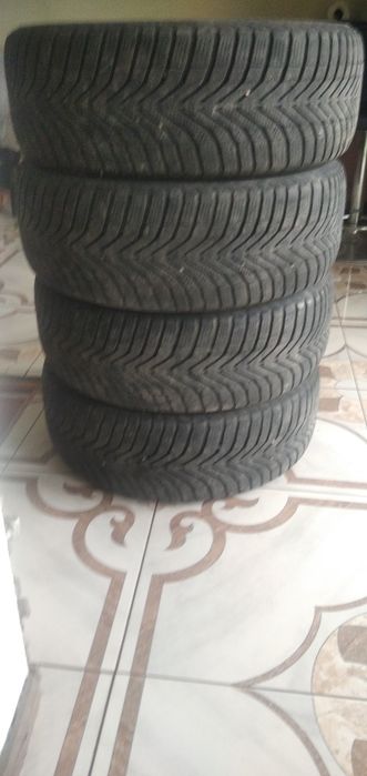 Шини Vredestein R16