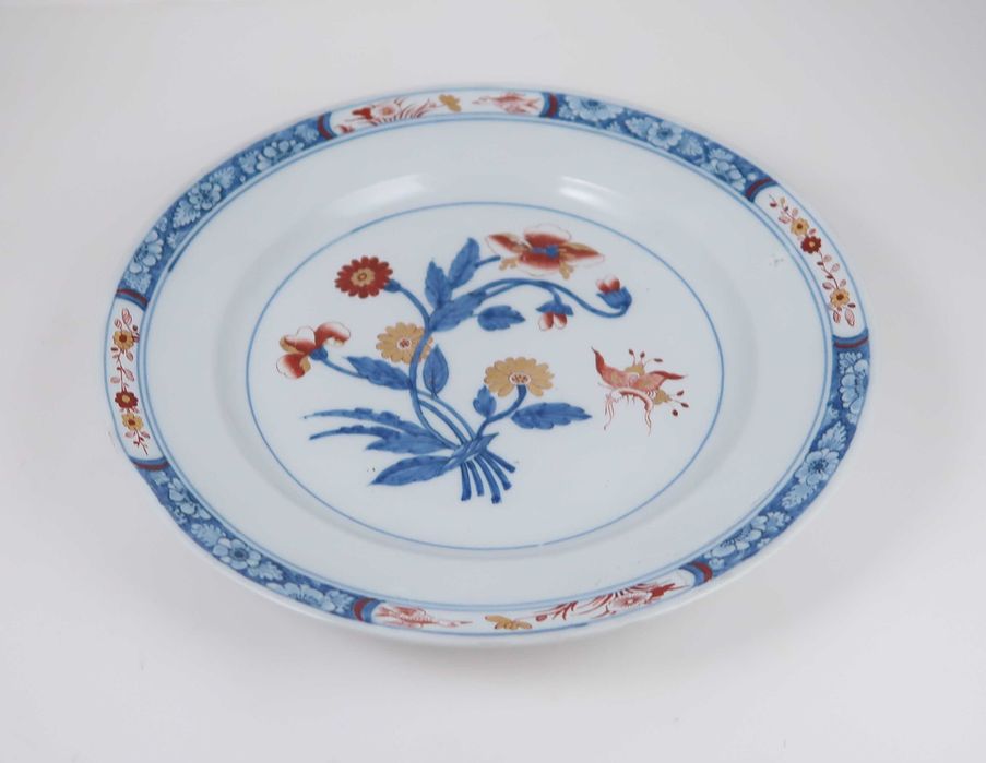 Prato antigo em porcelana Séc. XVIII/XIX
