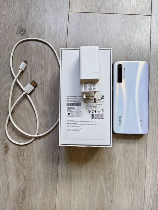 Телефон Realme XT