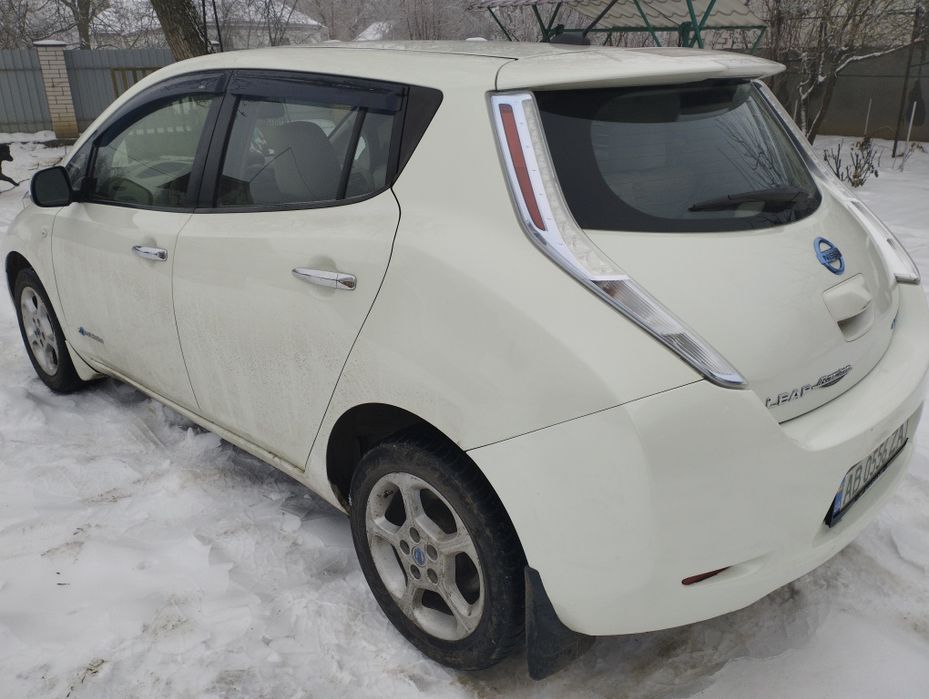 Nissan lif 2012 рік