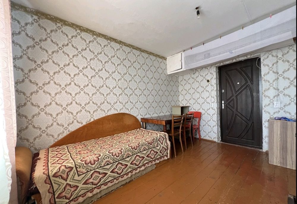 Здається кімната в гуртожитку