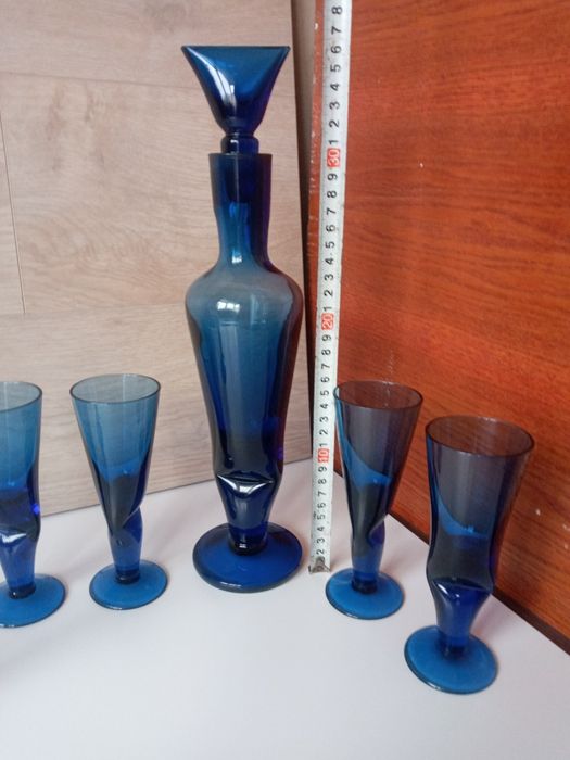 Продам графін стакани