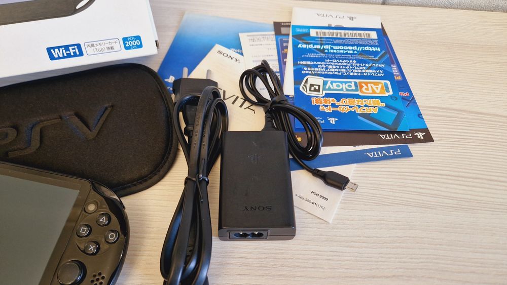 Отличная!Sony Ps Vita Slim 64гиг 68игр +чехол!!