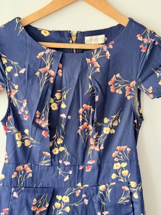 Sukienka granatowa Apricot taliowana kwiaty elegnacka letnia