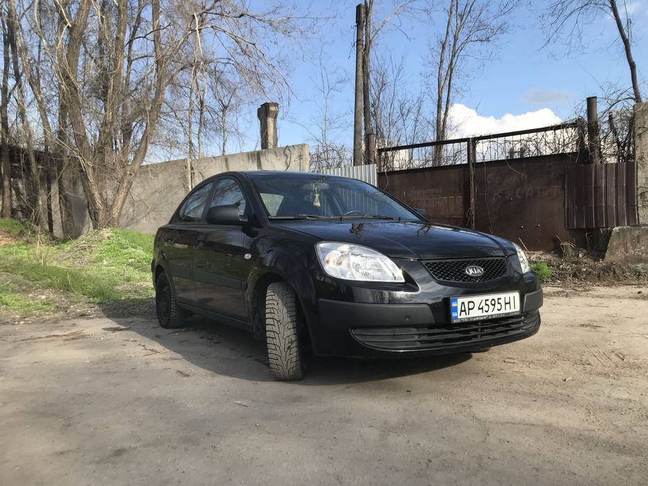 Продам Kia Rio седан 1.4 газ/бензин