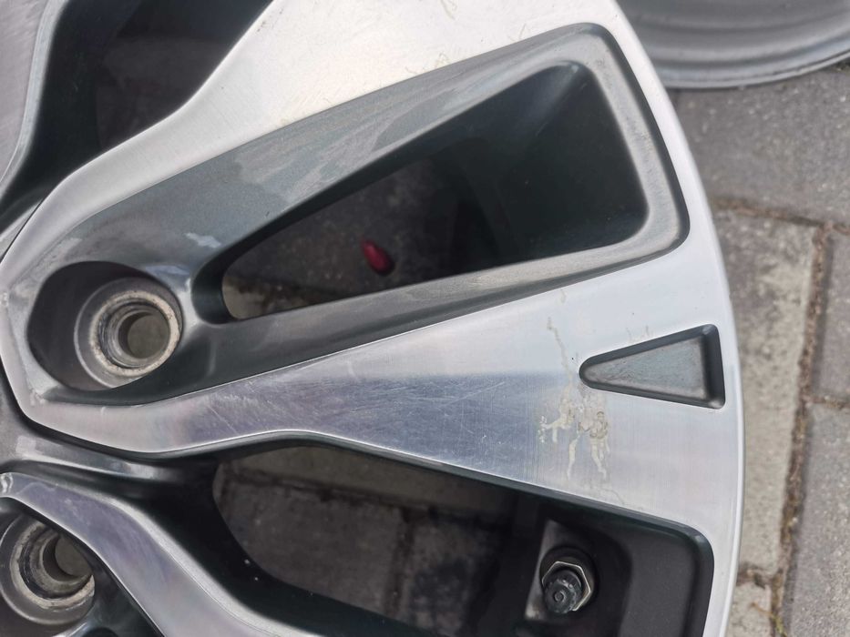 Felgi KIA Ceed Venga Soul Hyundai 6,5Jx16H2 5x114,3 ET50 TPMS