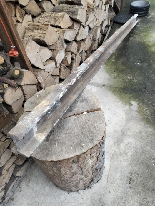 Treger . Nadproże .Szyna z 1949. roku