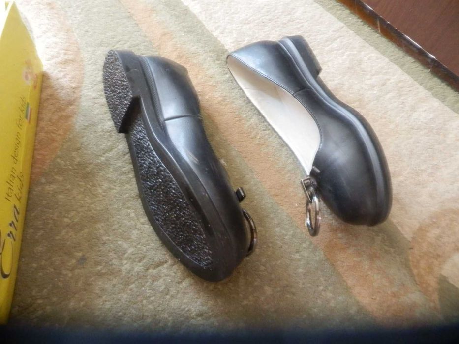 Туфли для девочки.