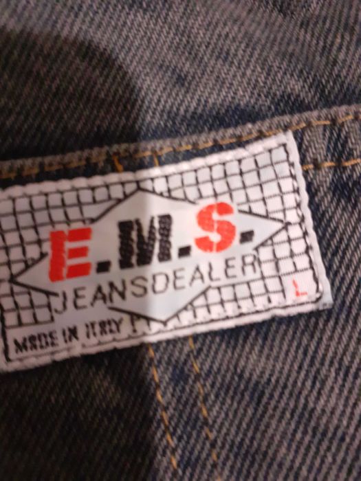 Czarne ogrodniczki jeansowe