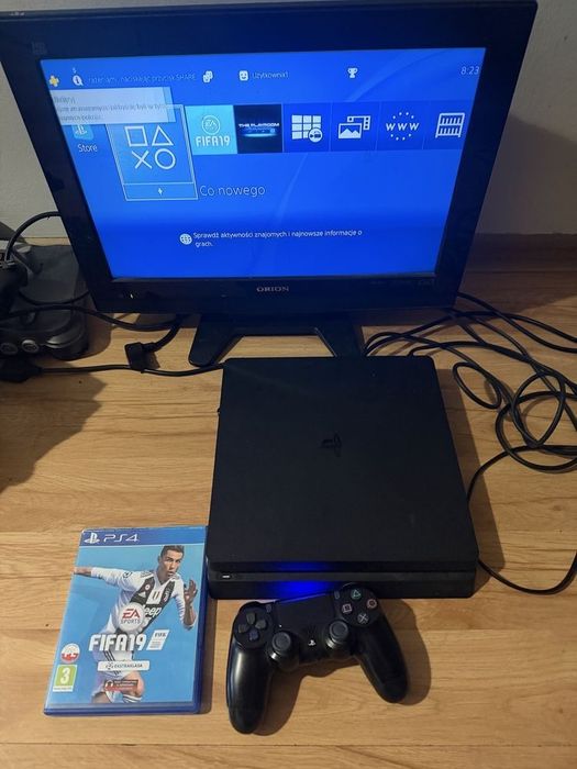 Konsola PlayStation 4