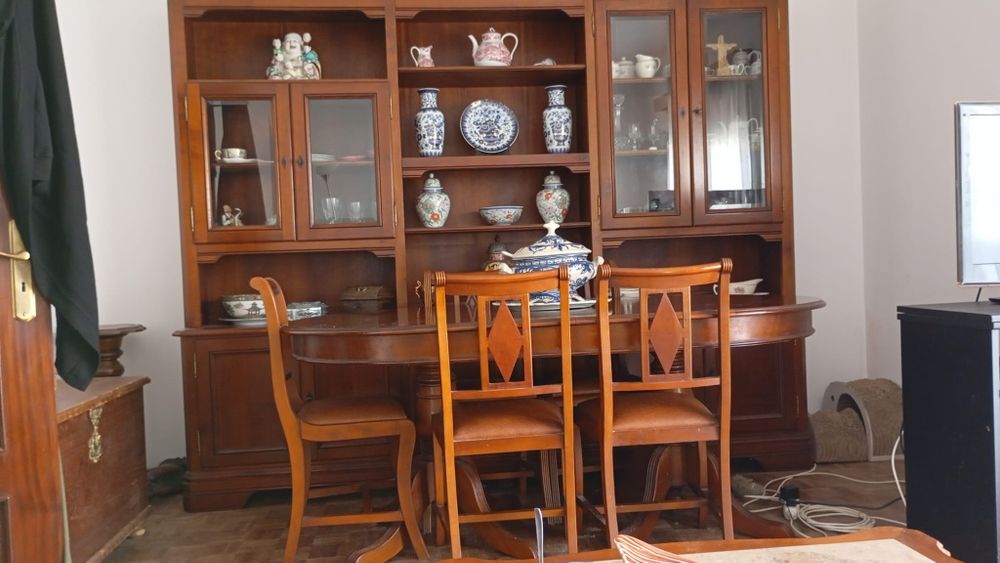 Conjunto Mesa Cadeiras de Pele