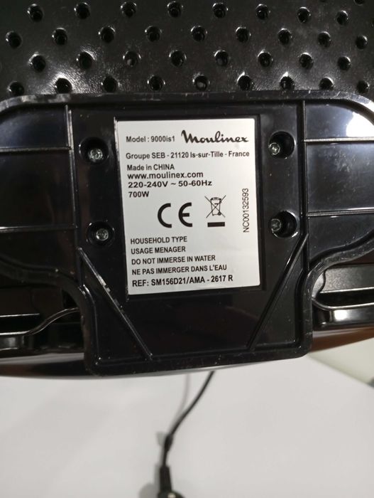 Sanduicheira usada Moulinex tipo prensa, em bom estado.