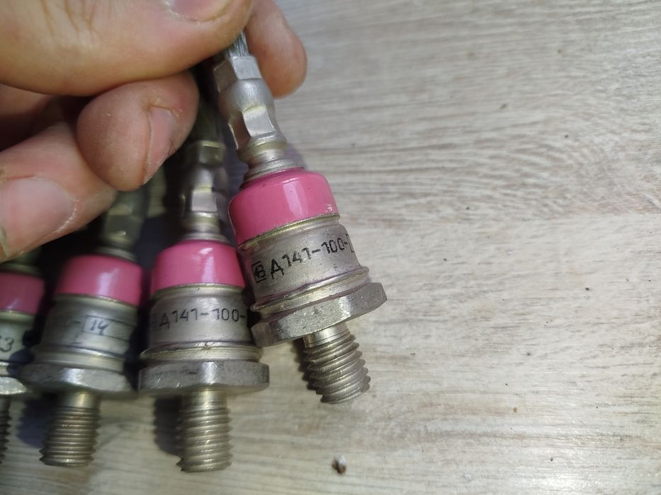 Силовий диод Д141-100-14