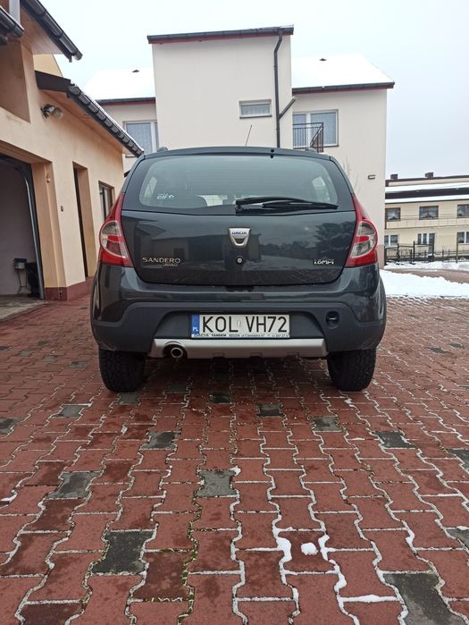 Dacia Sandero Stepway 2009 r. 1.6 mpi