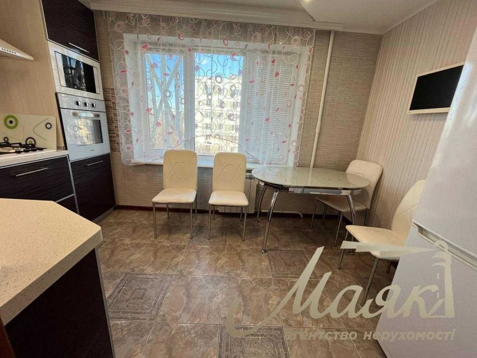 продам 2-к.кв.6/9,пр.Преображенський,25,зуп.Школа