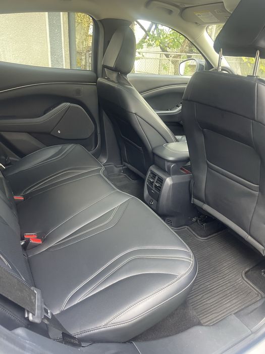 Ford mustang mach-е premium