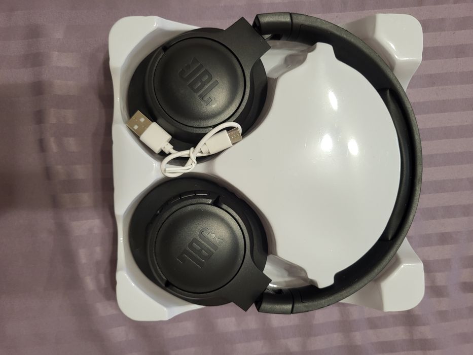 Безпровідні навушники JBL