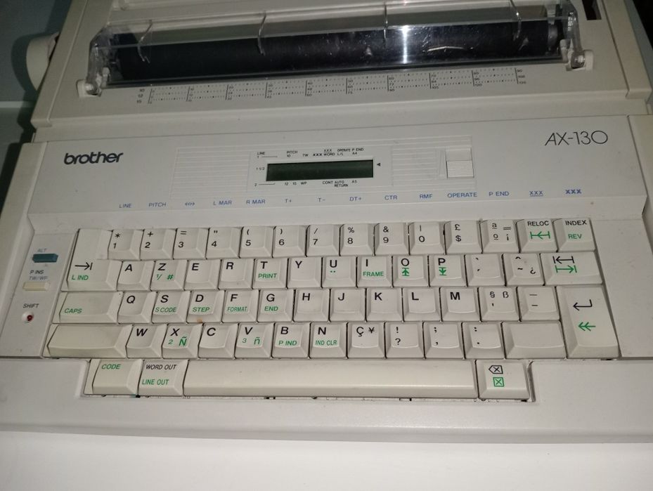 Máquina de escrever eletrônica