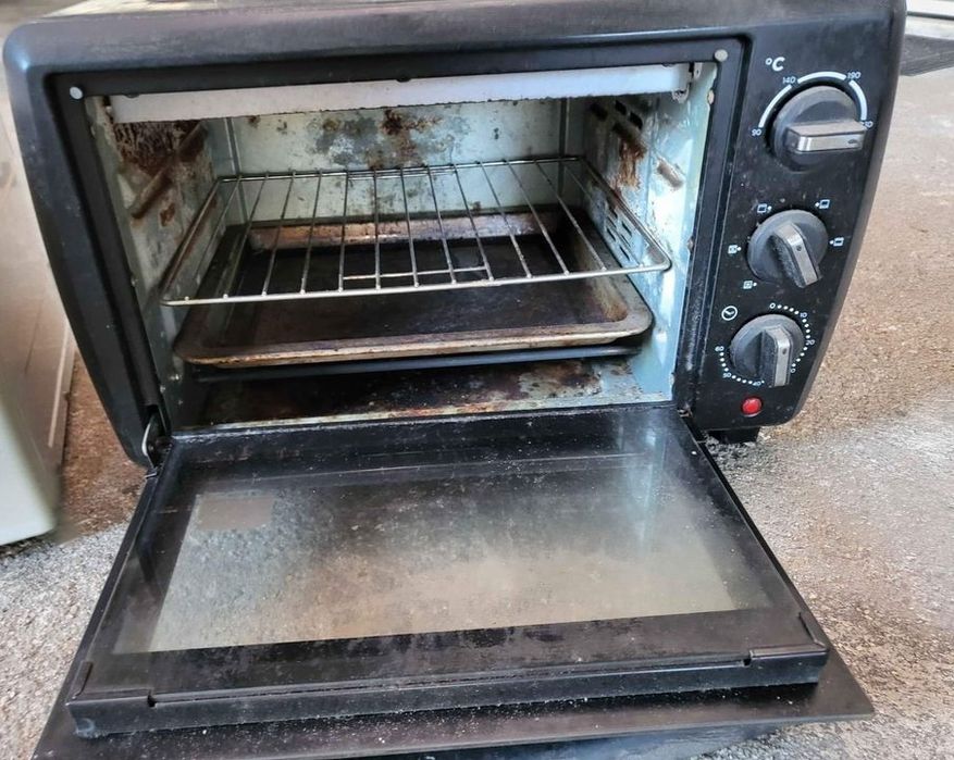 Forno eletrico a funcionar