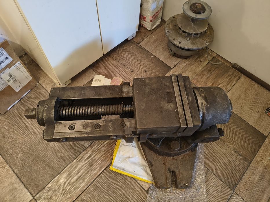Imadło skrętne uchylne maszynowe 150 mm