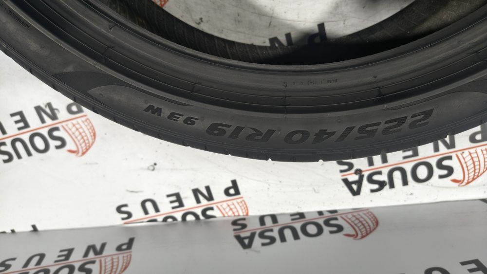 2 pneus semi novos 225-40R19 Pirelli - Oferta dos Portes