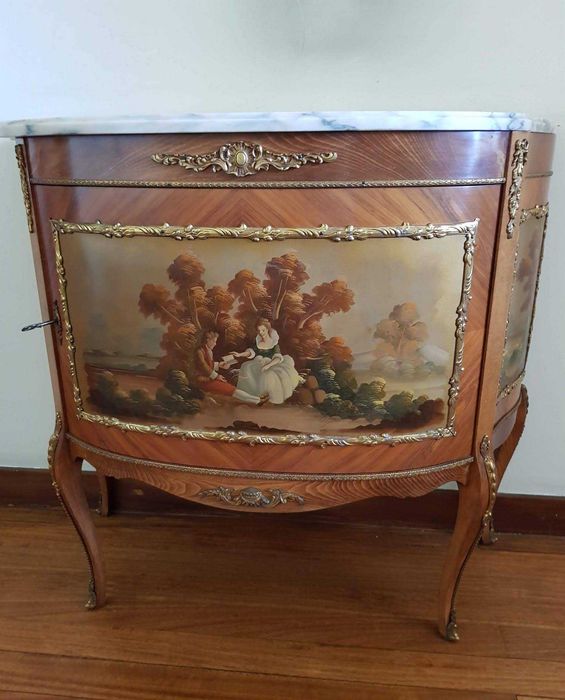 Móvel antigo estilo francês Louis XV
