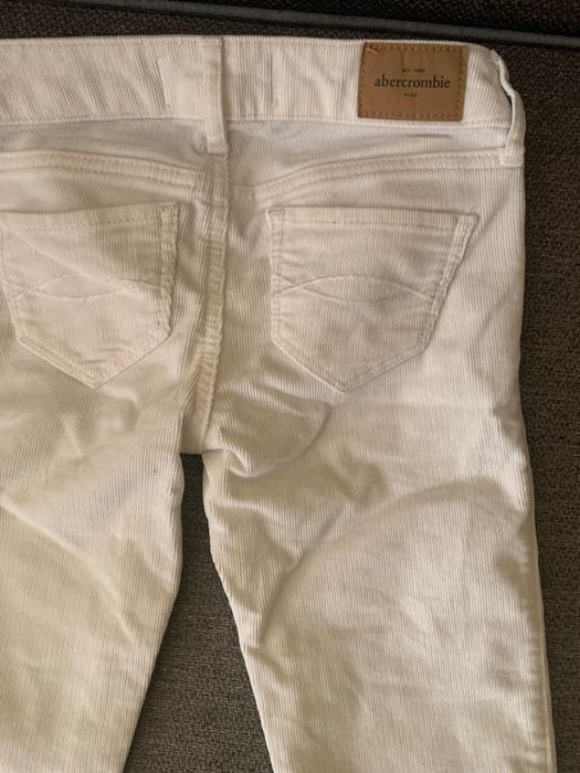 Spodnie Abercrombie   12 lat  Sztruks