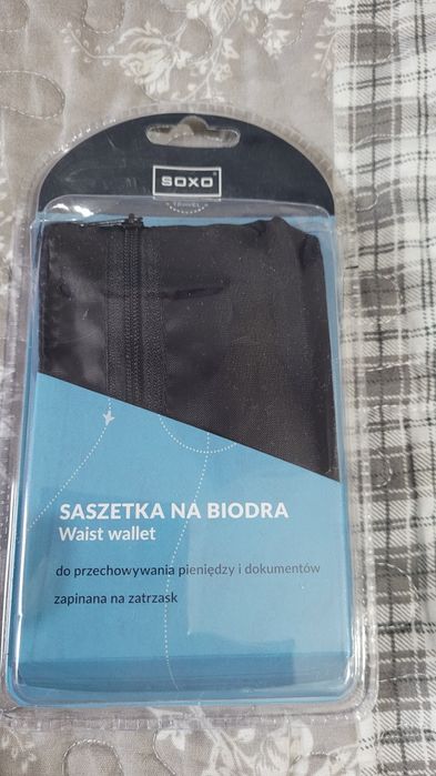 Saszetką na biodra podróżna na dokumenty