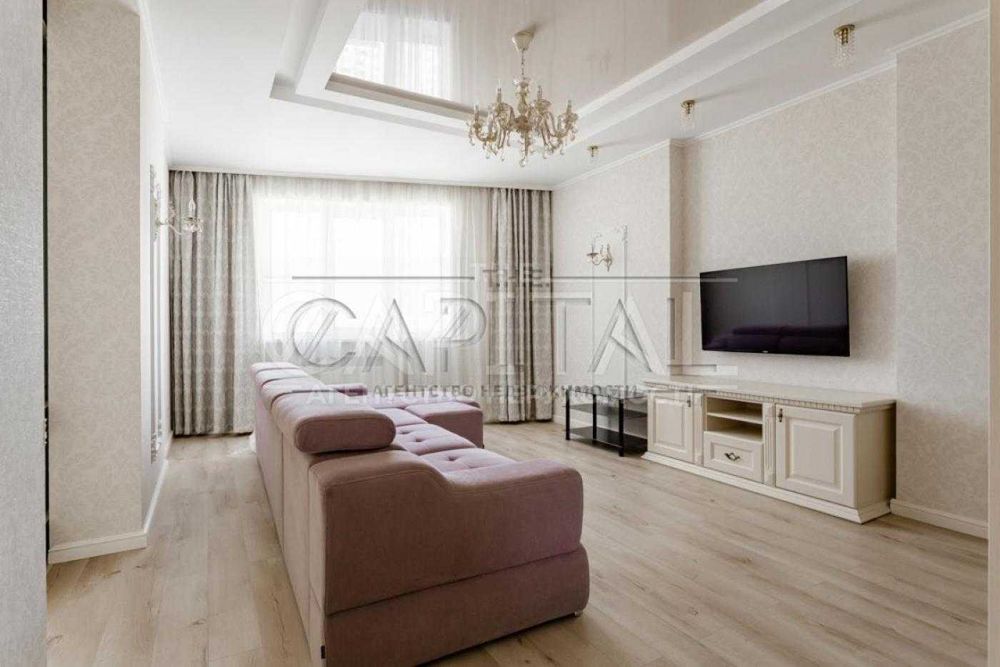 Оренда просторої 3к квартири   вул. Героїв полку «Азов», 8